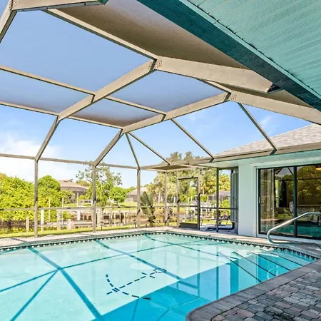 3Br Coastal Oasis Waterfront Home With Pool